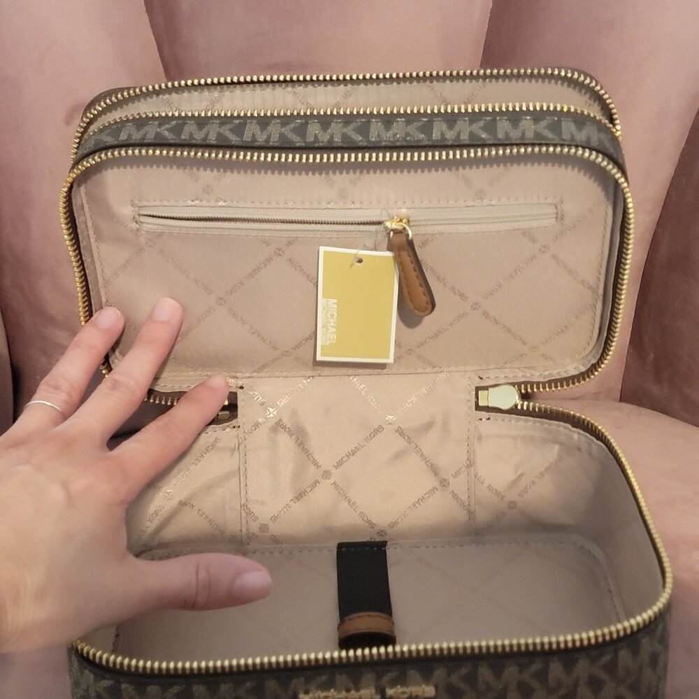 Michael Kors Jet Set Logo Travel Case